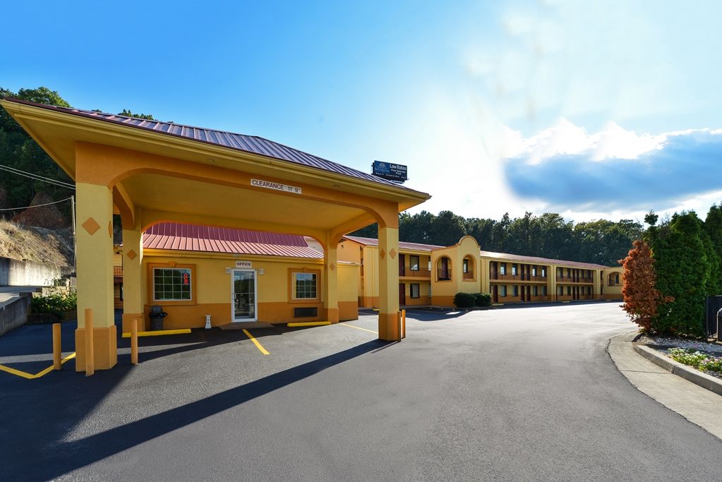 Americas Best Value Inn Cartersville Exterior photo